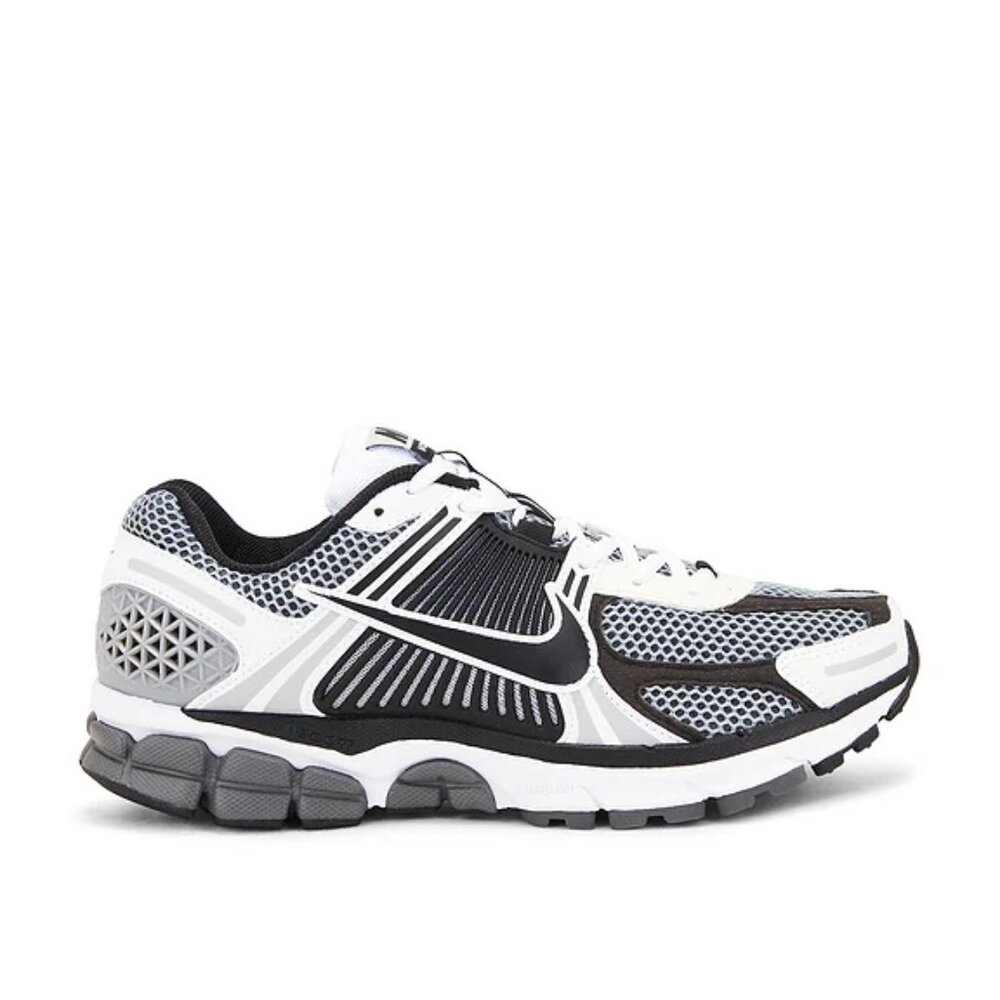Nike Black and White Women's Sneakers
